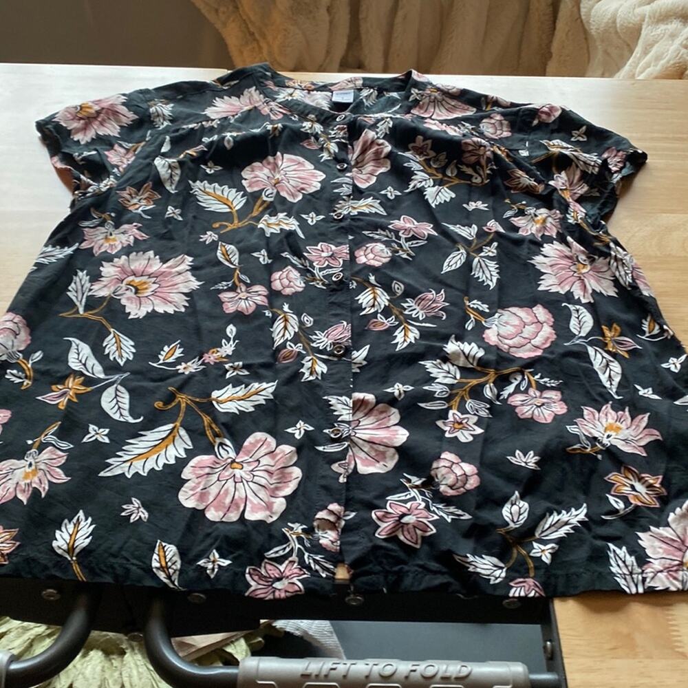 OLD NAVY Floral top